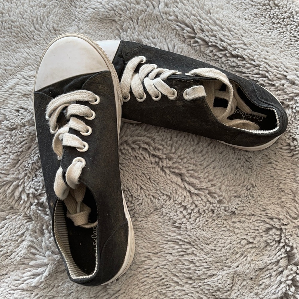 Black and white kids cat & jack shoes